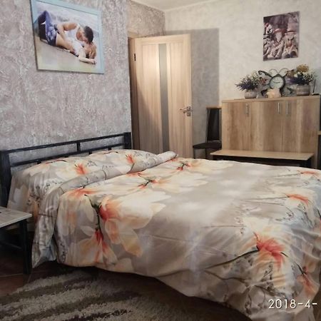 Apartment On Sobornaya 58 Хмельницкий Экстерьер фото