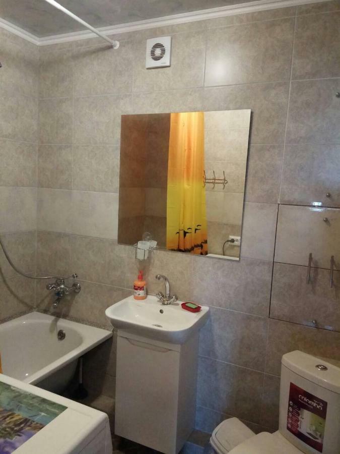 Apartment On Sobornaya 58 Хмельницкий Экстерьер фото